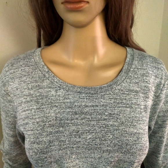 Aritzia Wilfred Free Gray Crop Long Sleeves Knit Top Twist Waist - Picture 2 of 12
